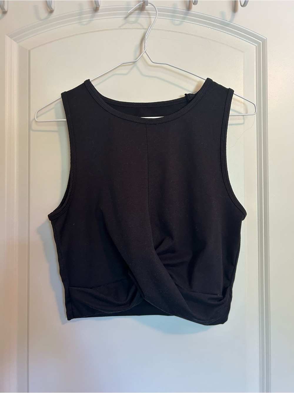 Yogalicious Black Twist-Front Cropped Tank